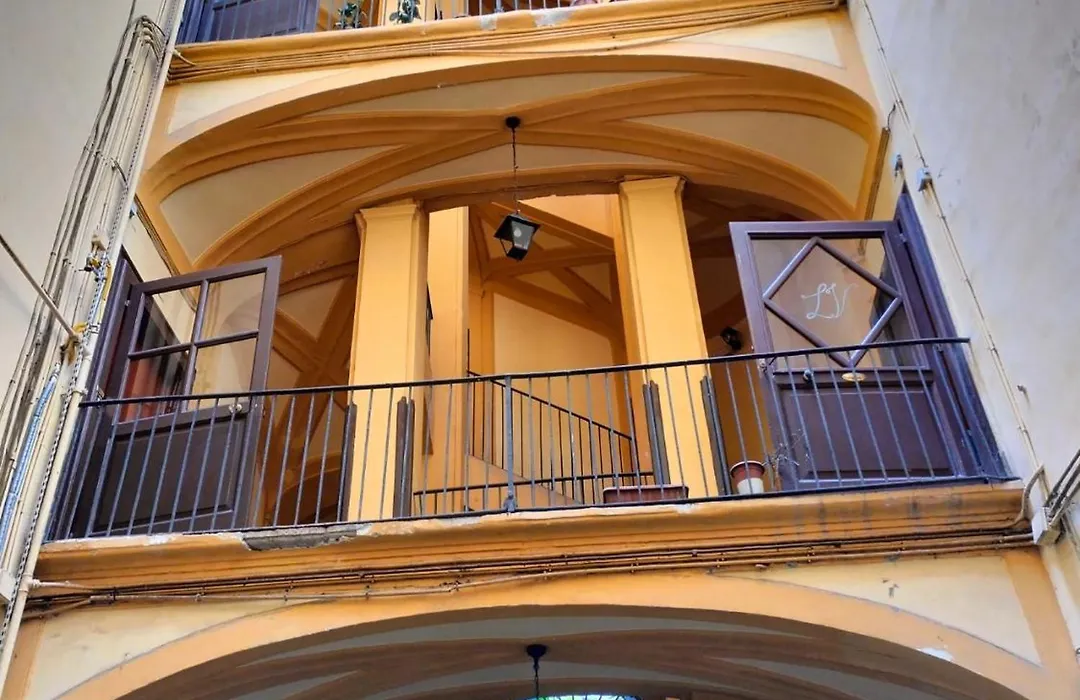 Napoli Centro Madame Naples Con Terrazzo E Vista Giardino-1